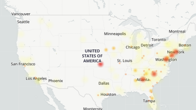 A map showing hotspots of outages primarily in the east coast and central US, but some in California as well